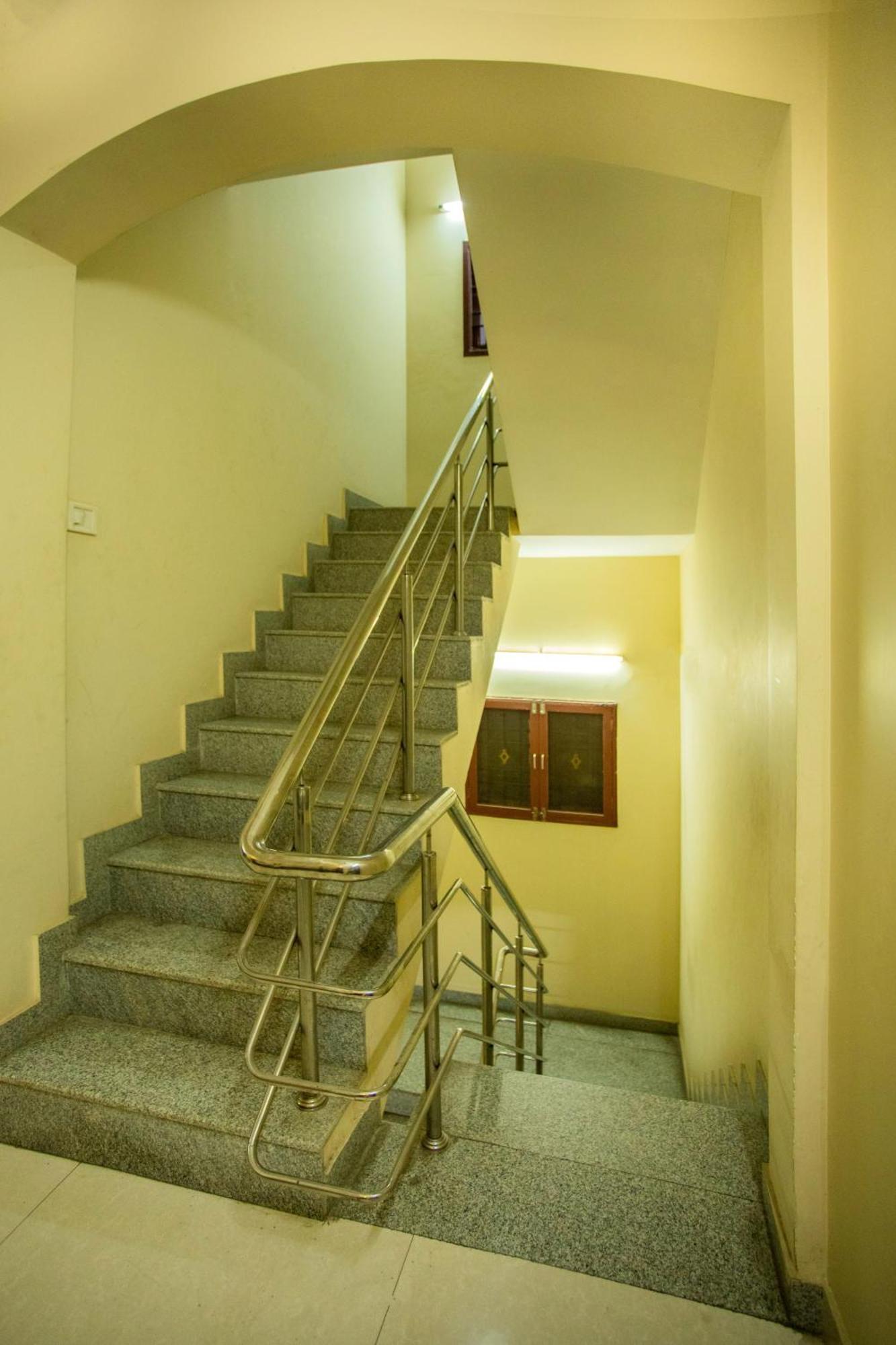 Its South East Residency Hotel Chennai Bagian luar foto